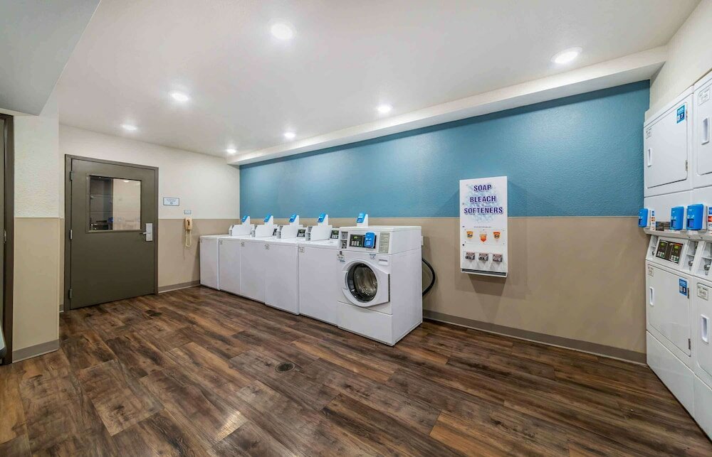 Фото WoodSpring Suites Deerfield Beach