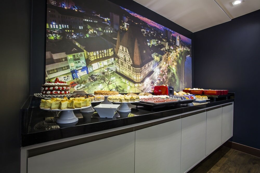 Фото Santa Inn Hotel