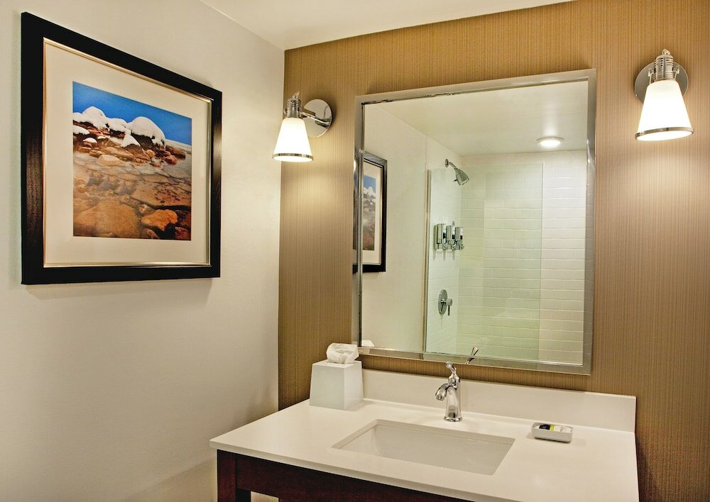 Фото Four Points by Sheraton Saginaw