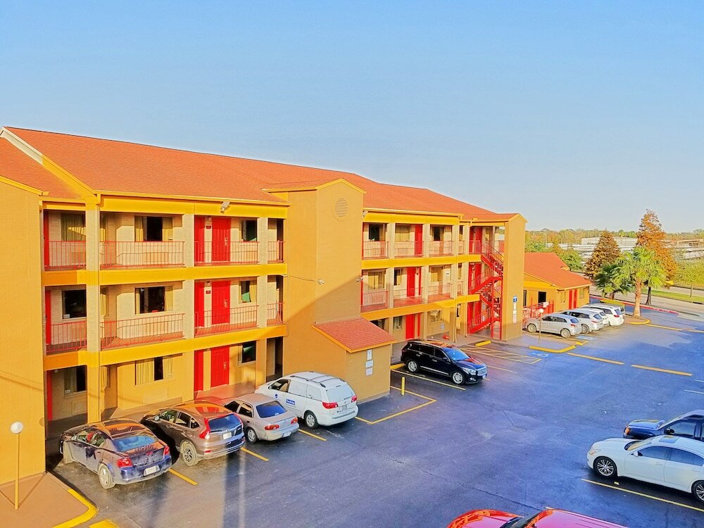 Фото Howard Johnson by Wyndham Houston