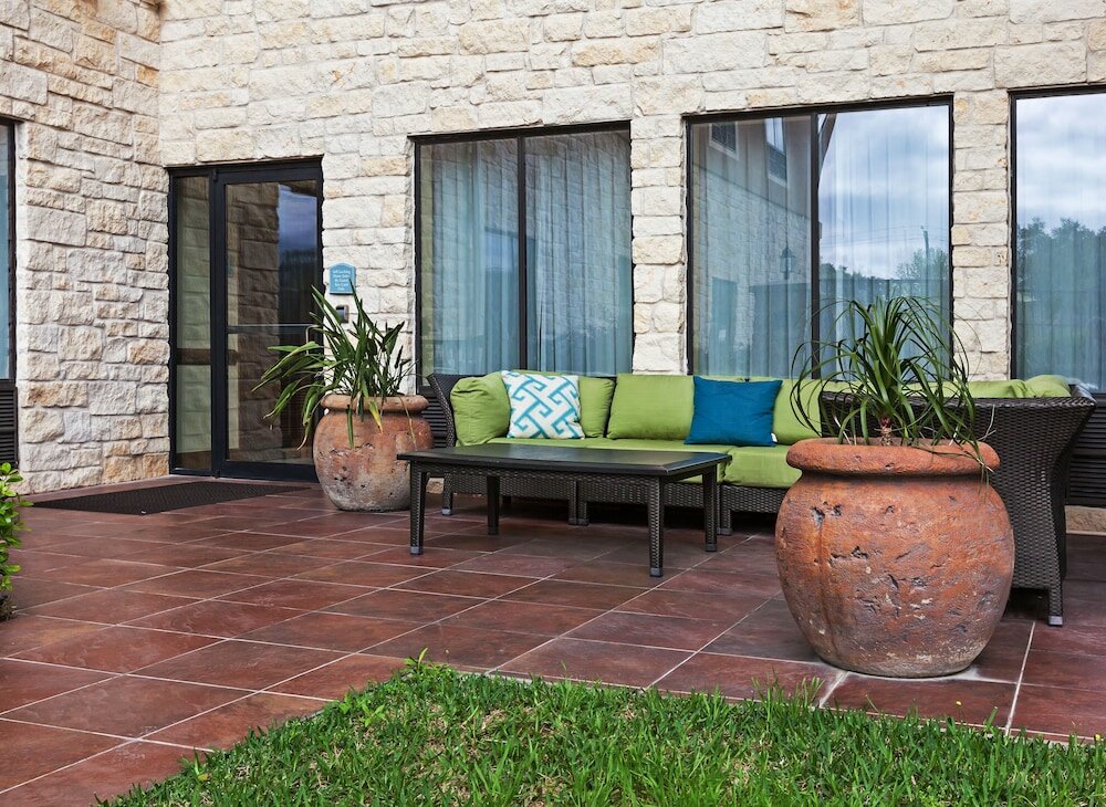 Фото Holiday Inn Express Hotel & Suites Victoria, an Ihg Hotel