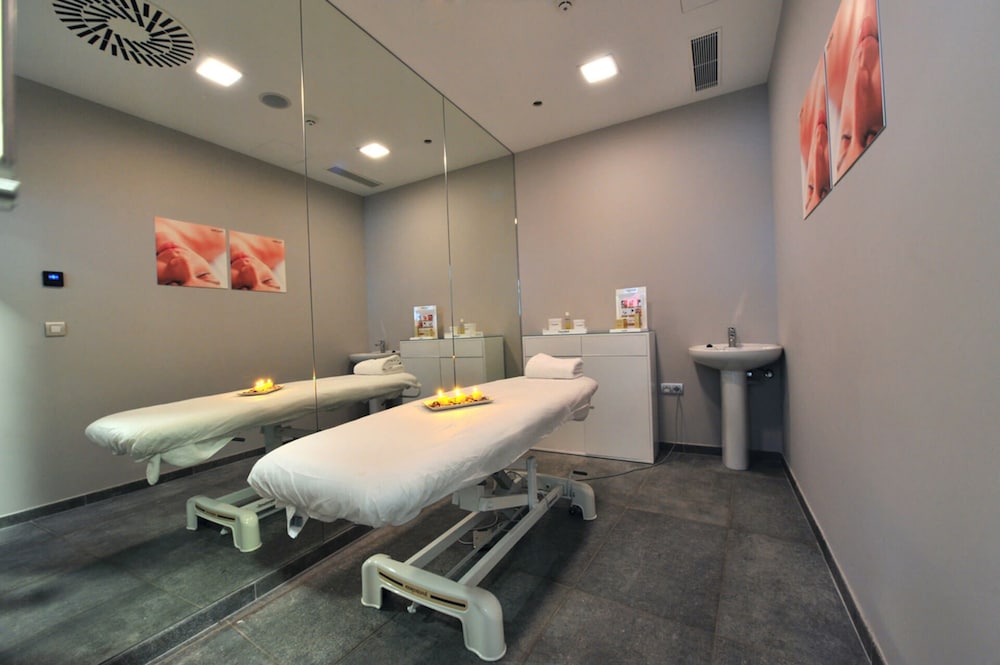 Фото Hotel SPA Ciudad de Binefar