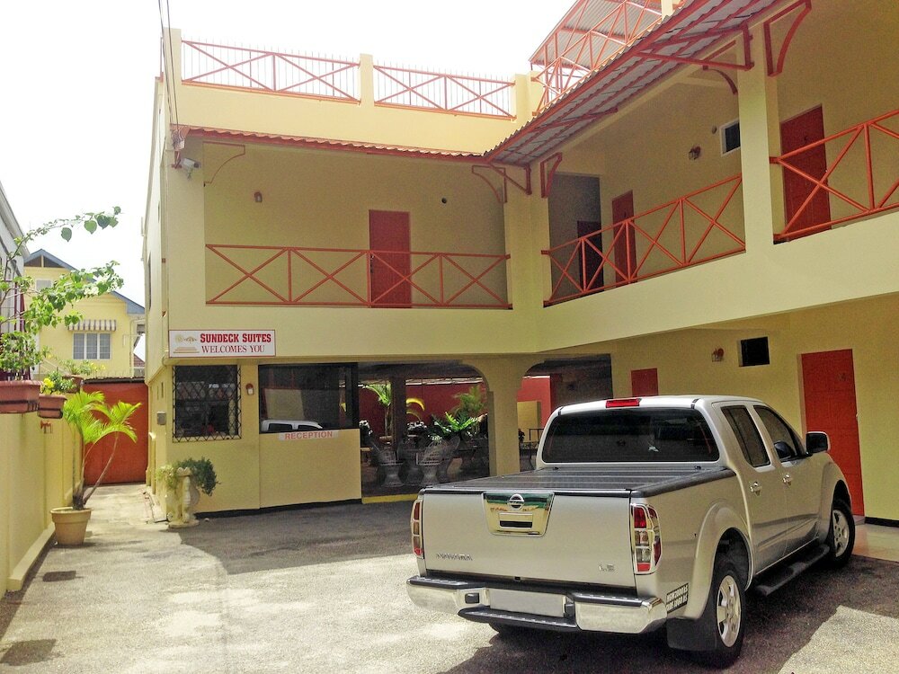 Фото Sundeck Suites