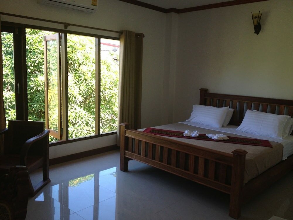 Фото Chalouvanh Hotel