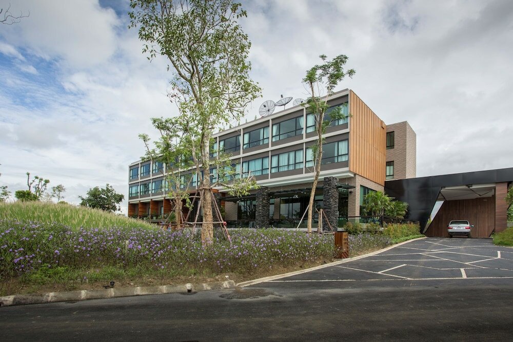 Фото Отель North Hill City Resort