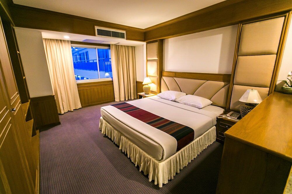 Фото Raya Grand Hotel