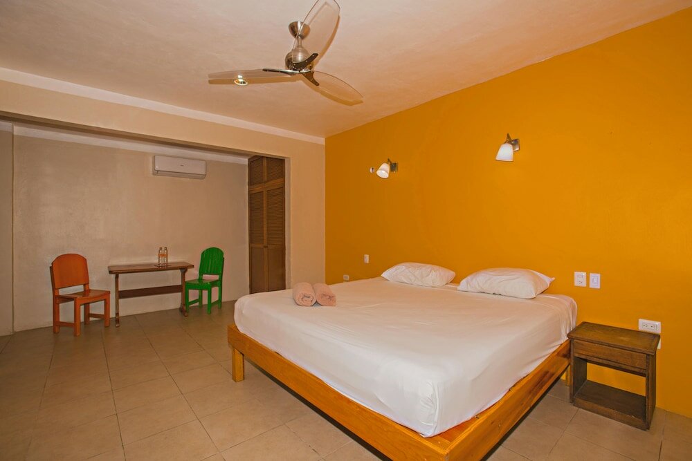 Фото Esduma Iguanas Hotel Playa del Carmen