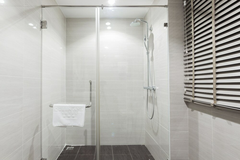 Фото Queen Ann Hotel