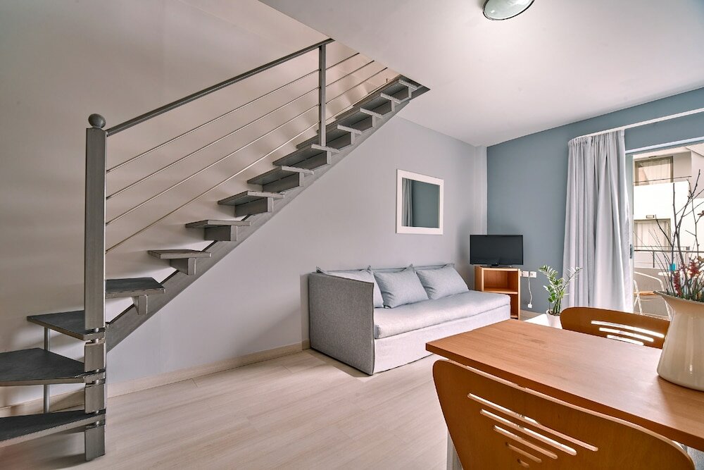 Фото Sunrise Village Hotel