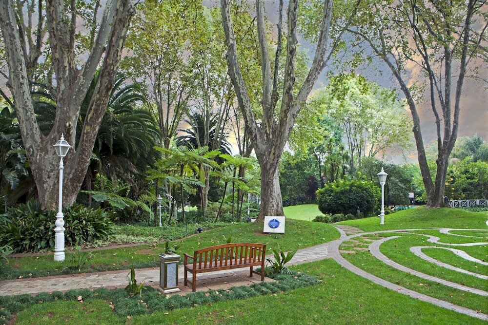 Фото Holiday Inn Johannesburg Sunnyside Park