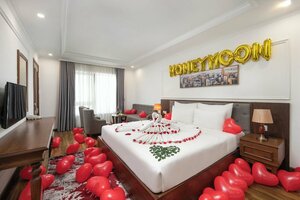 The Sail Hotel - My Khe Beach (Da Nang, Da Nang International Airport), hotel
