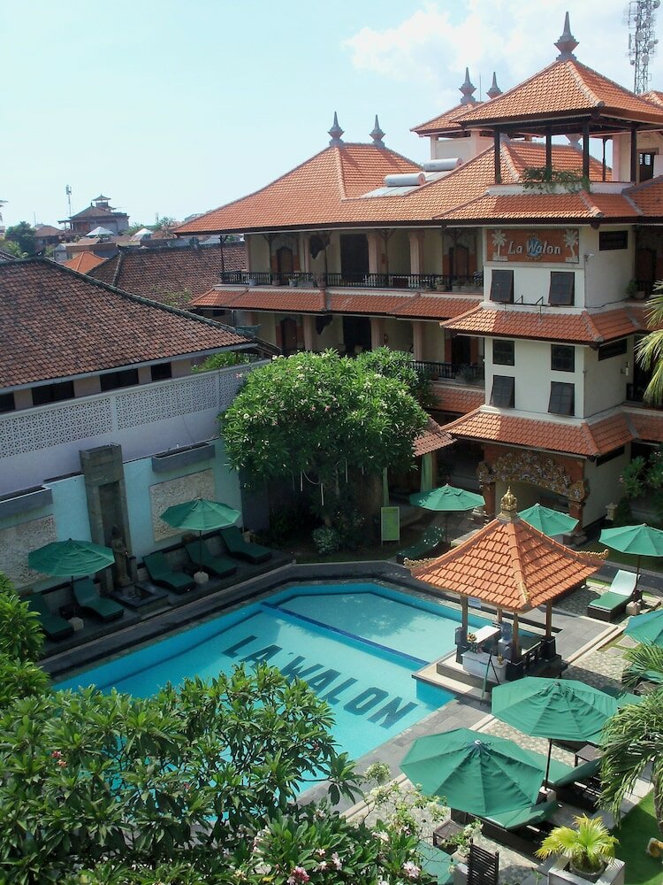 Фото отеля 2