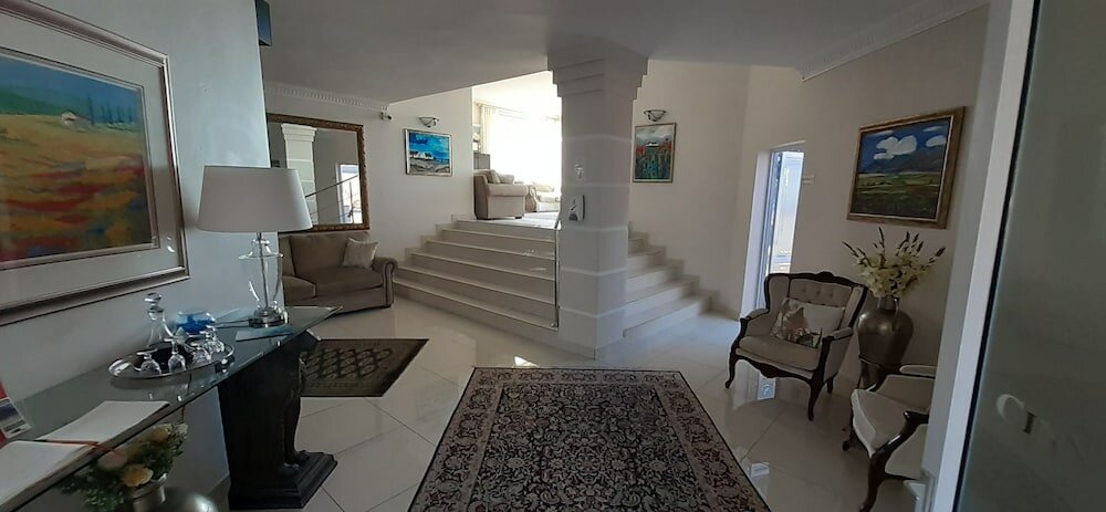 Фото Cinnamon House Bed and Breakfast