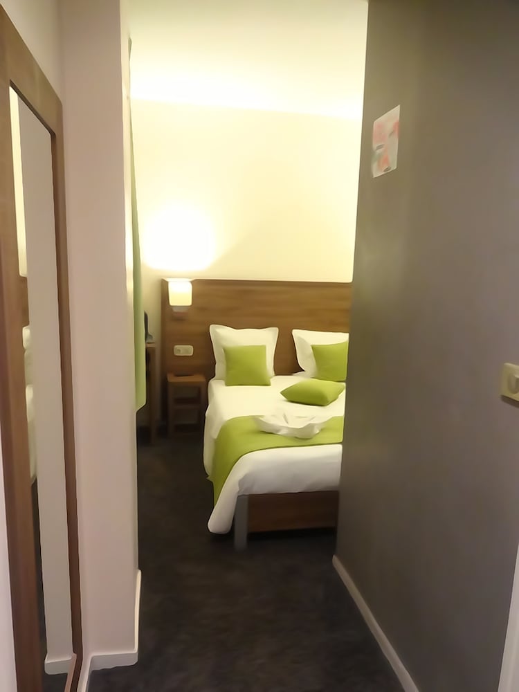 Фото Hotel La Perle Montparnasse