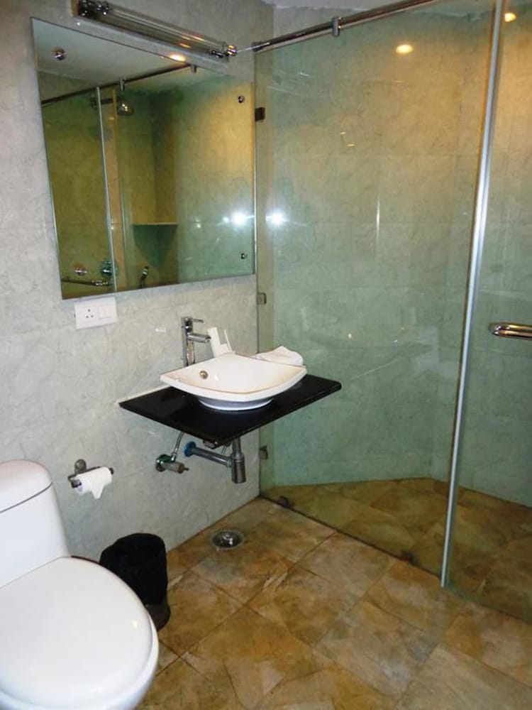 Фото Hotel Ramhan Palace