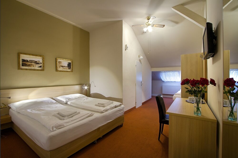 Фото Hotel Taurus