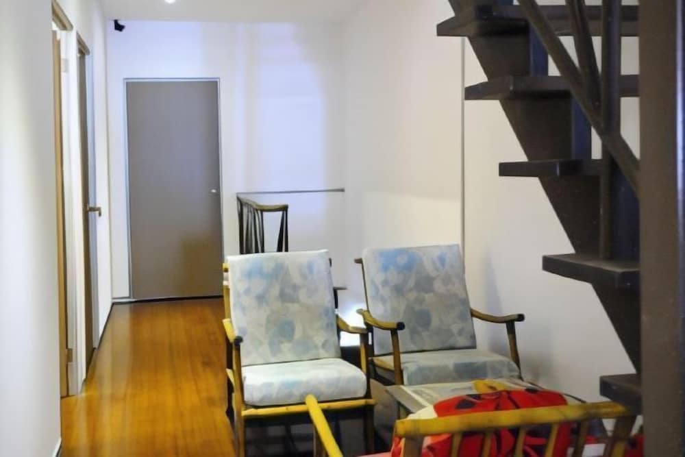 Фото Thirty Three Stewart Houze Guest House