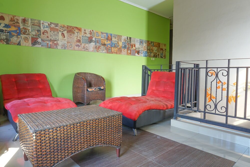 Фото Residences by RedDoorz near Kemang Square