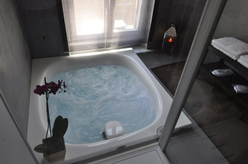 Фото Place 24 Suites & Wellness