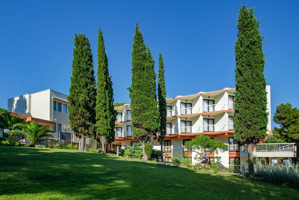 Фото отеля 2