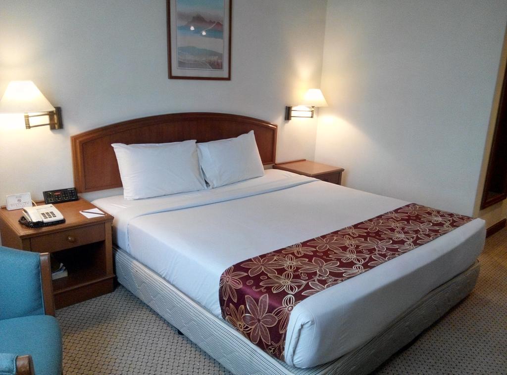 Фото Mandarin Court Hotel Kuala Lumpur