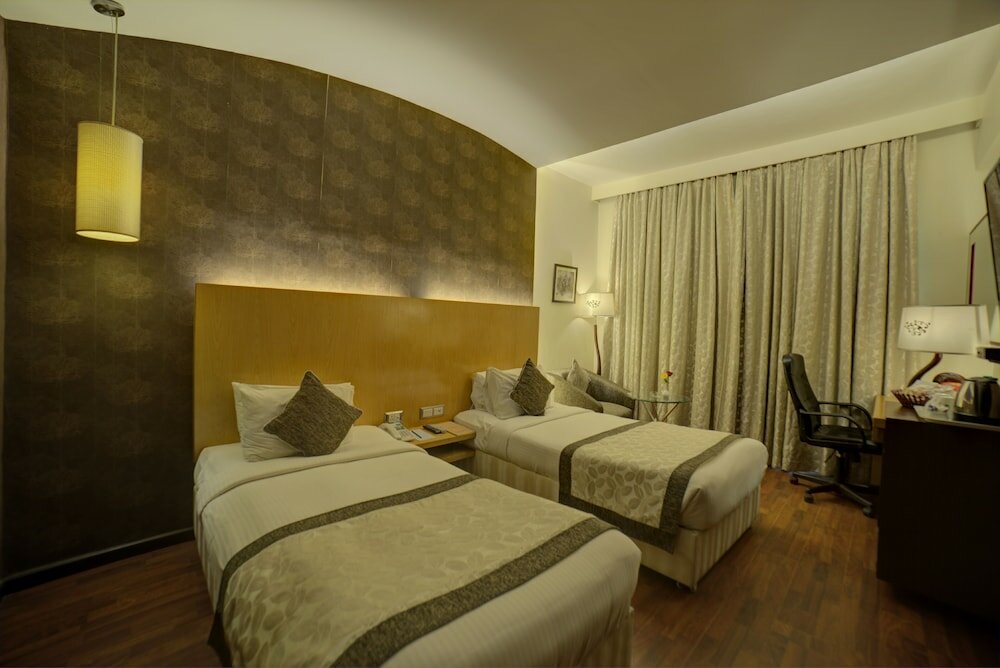 Фото Goldfinch Hotel Mangalore