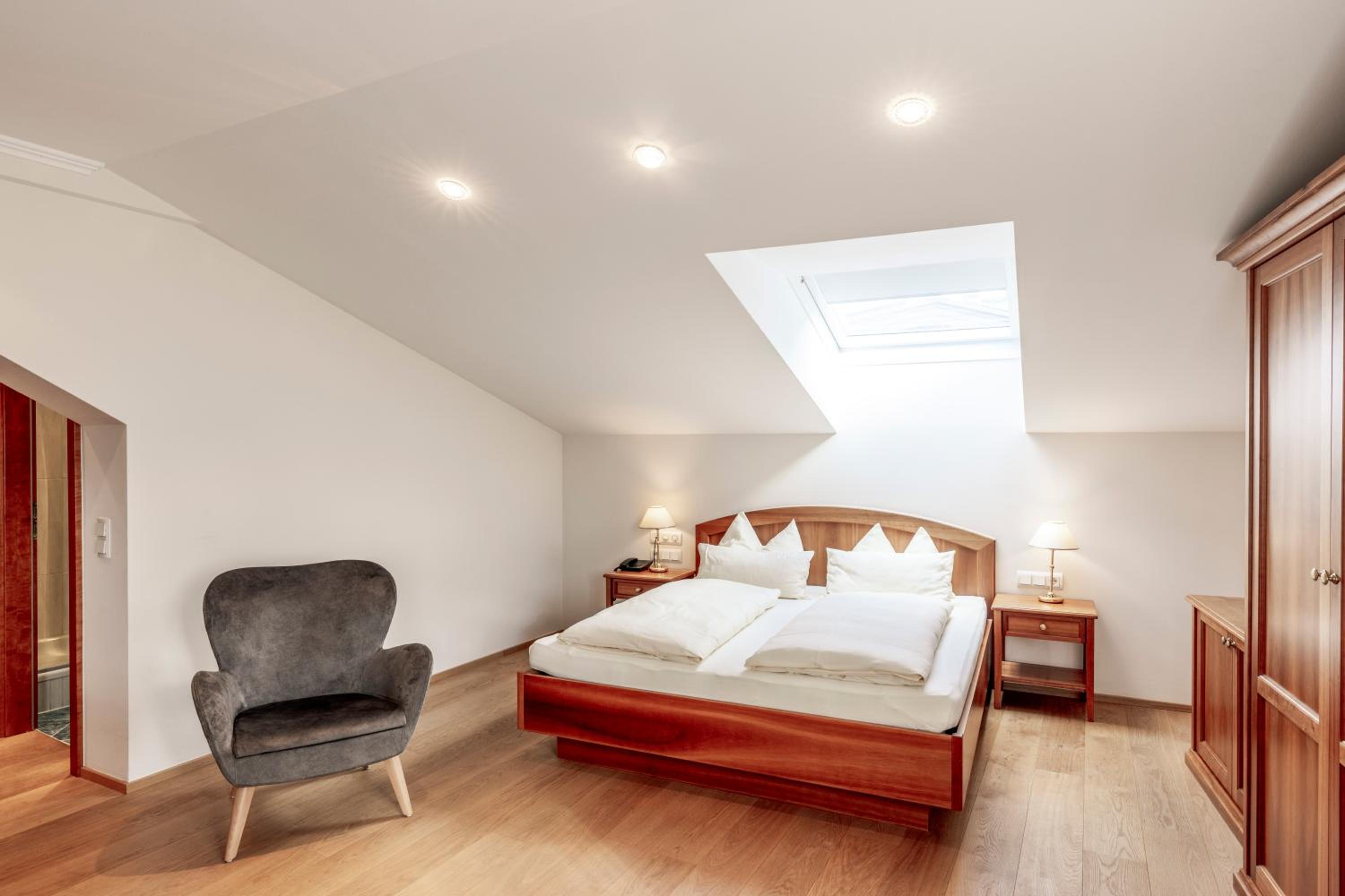 Фото Hotel Weisser Hirsch