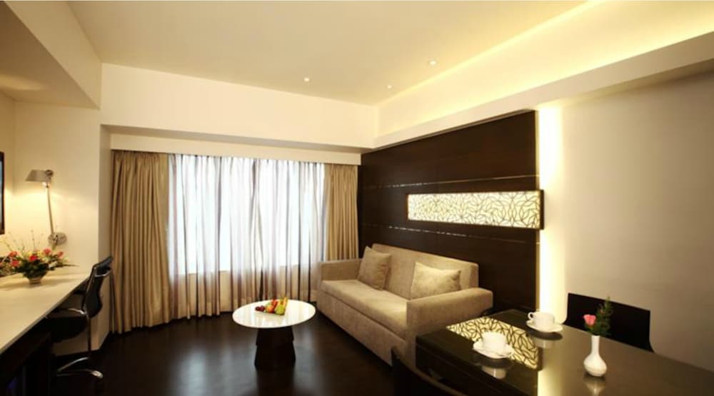 Фото The Sahil Hotel