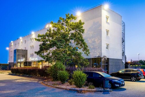 Гостиница Comfort Hotel Aeroport Lyon St Exupery в Ла-Туре-дю-Пене