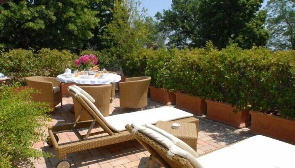 Фото Отель Residenza Torre di San Martino