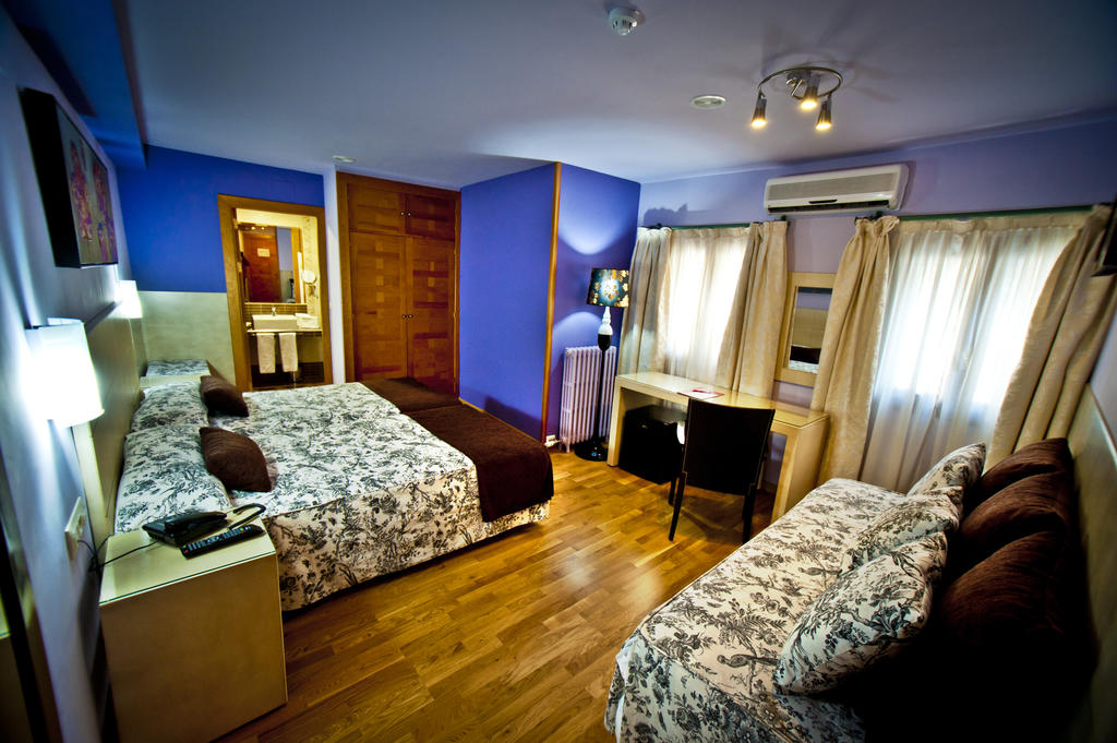 Фото Hotel Condes de Castilla