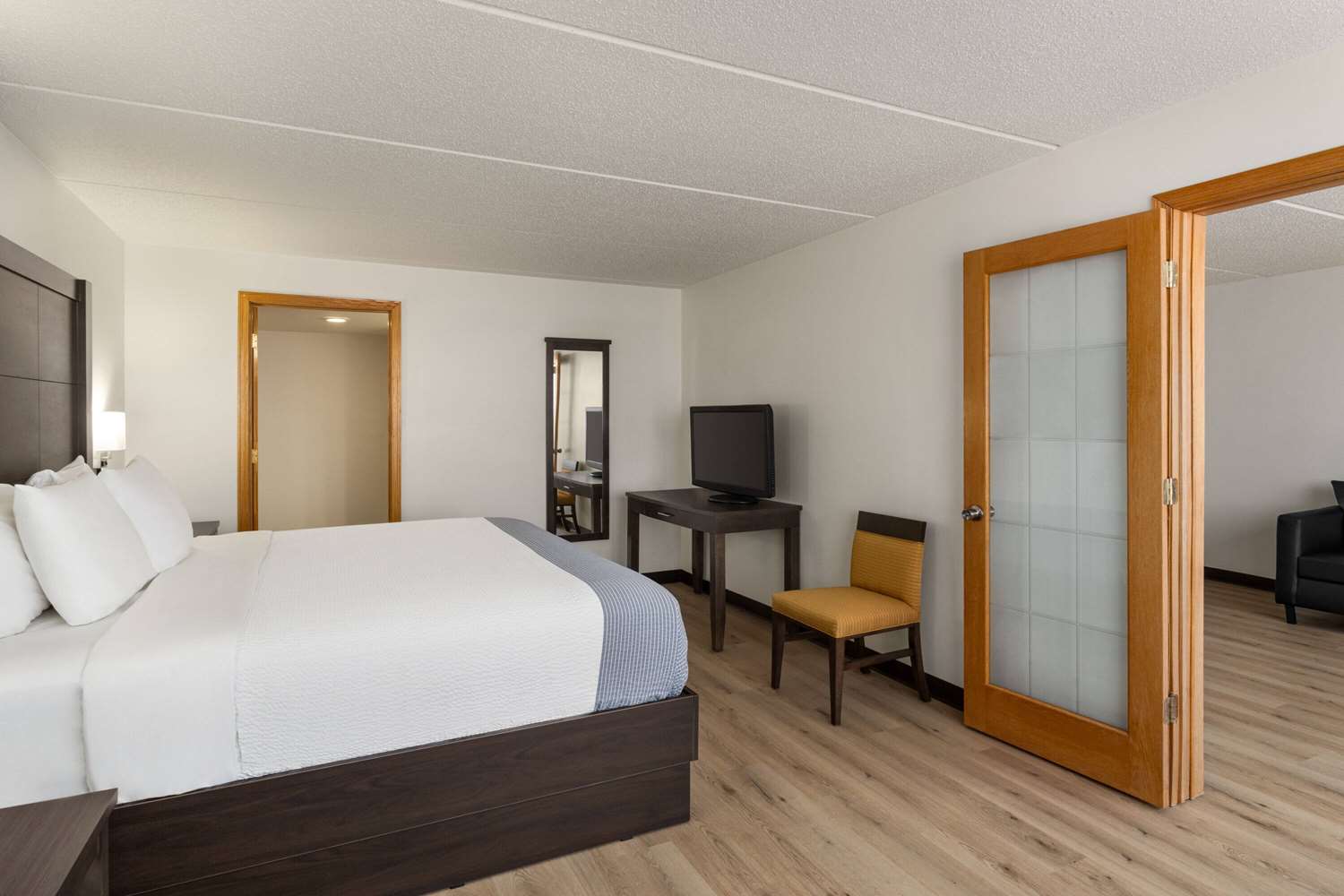 Фото Ramada by Wyndham Rochester Mayo Clinic Area