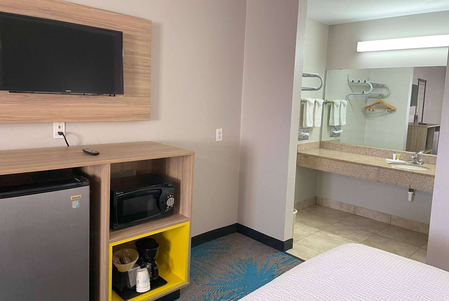 Фото Days Inn by Wyndham Temple