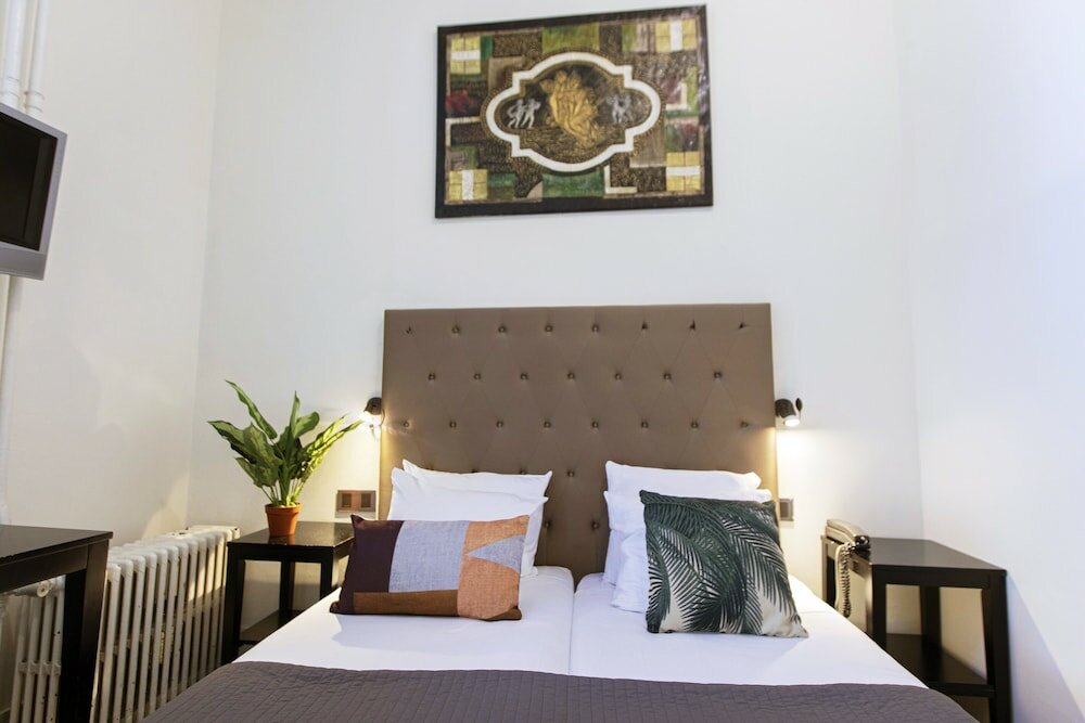 Фото Quentin England Hotel