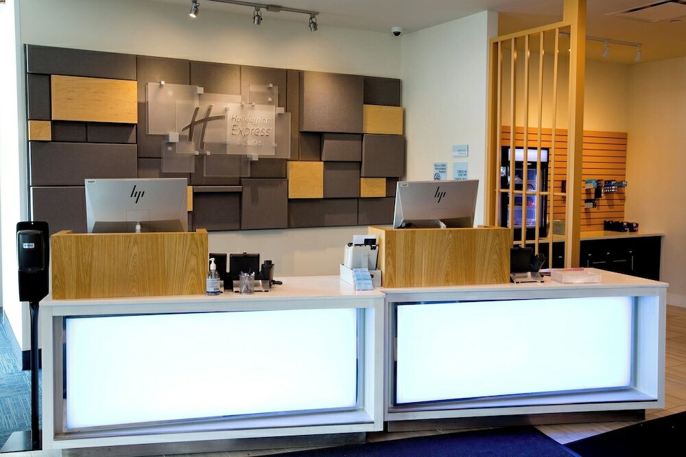 Фото Holiday Inn Express & Suites Edmonton Sw - Windermere, an Ihg Hotel