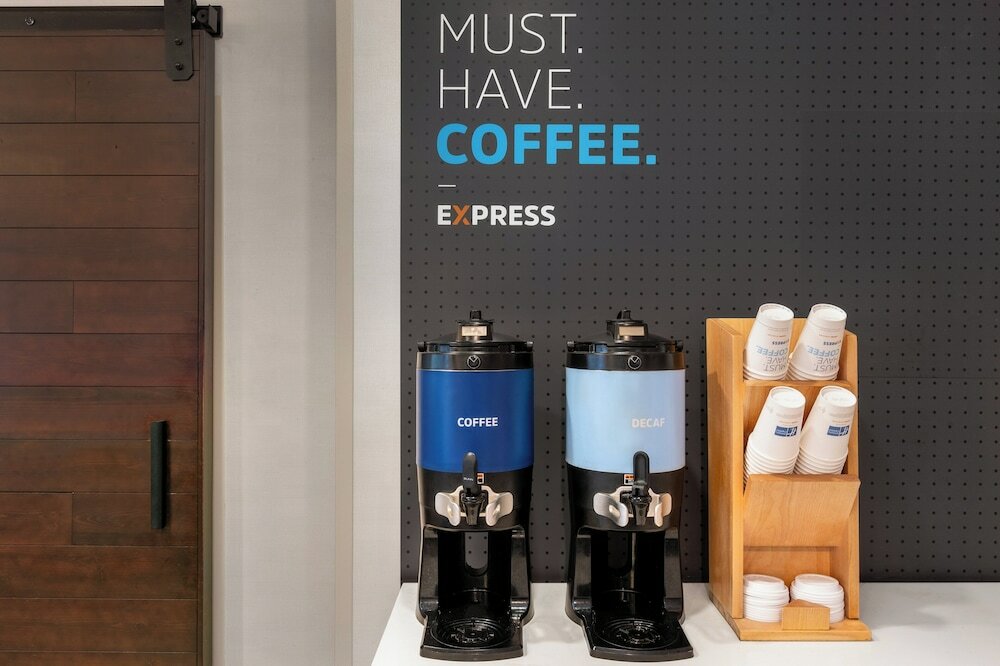 Фото Holiday Inn Express Tallahassee - I-10 E, an Ihg Hotel