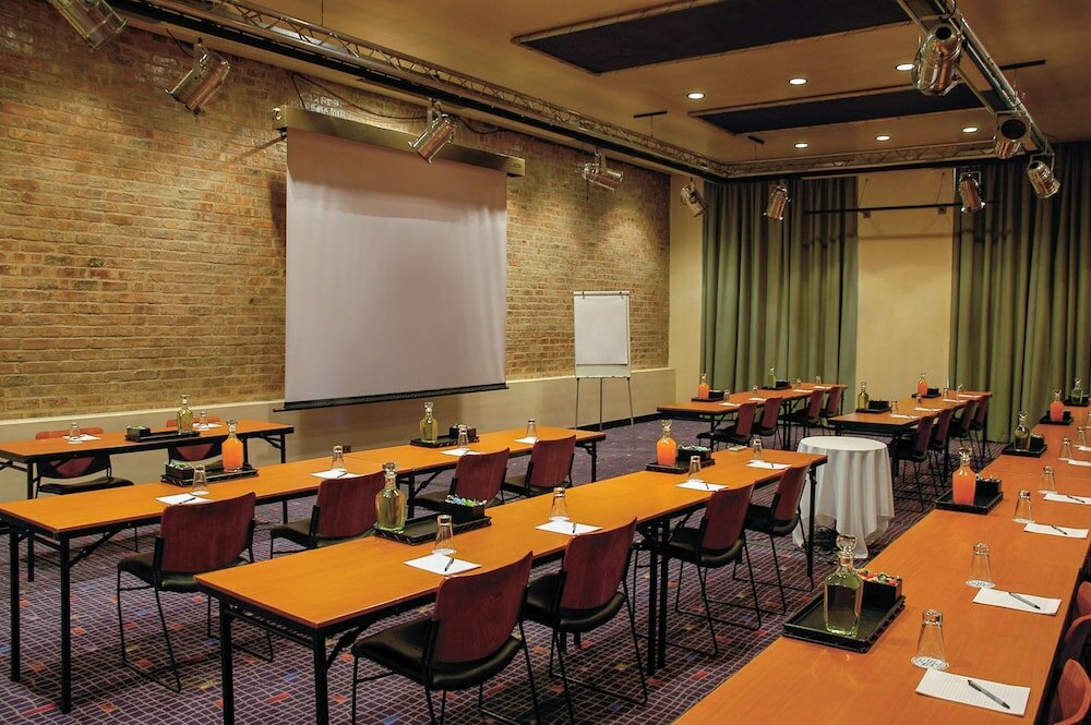 Фото Garden Court Victoria Junction