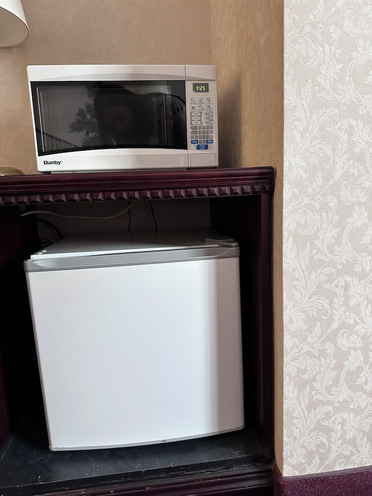 Фото Super 8 by Wyndham Lethbridge