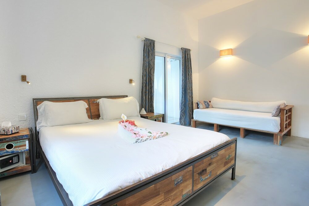 Фото Esprit Libre Restaurant and Guest House