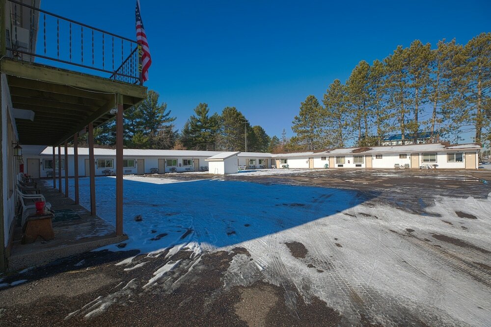 Фото Love Hotels Tomahawk by Oyo at Lake Mohawksin Wi