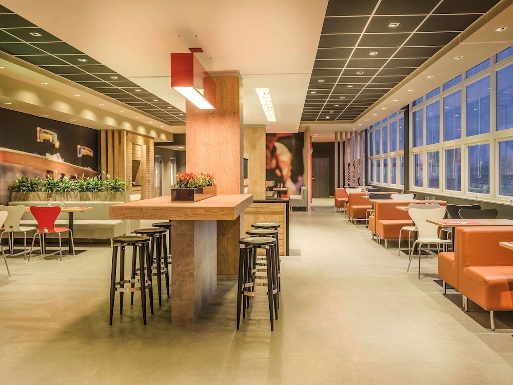 Фото Ibis Porto Alegre Assis Brasil