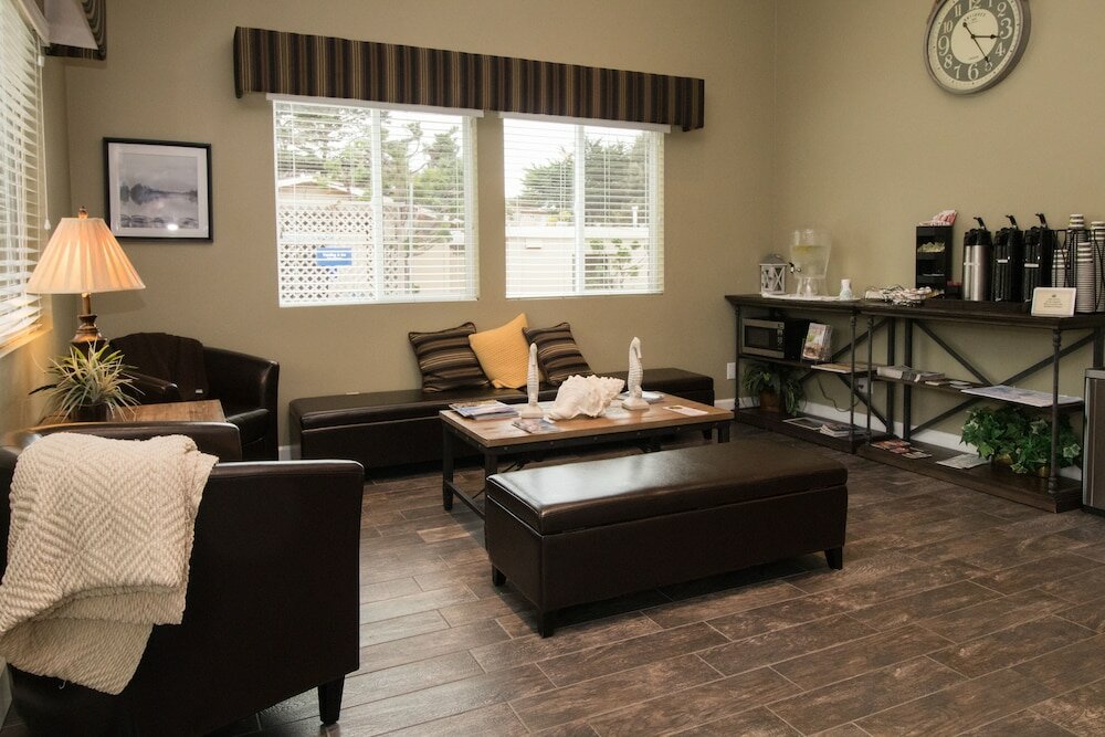 Фото Monterey Peninsula Inn