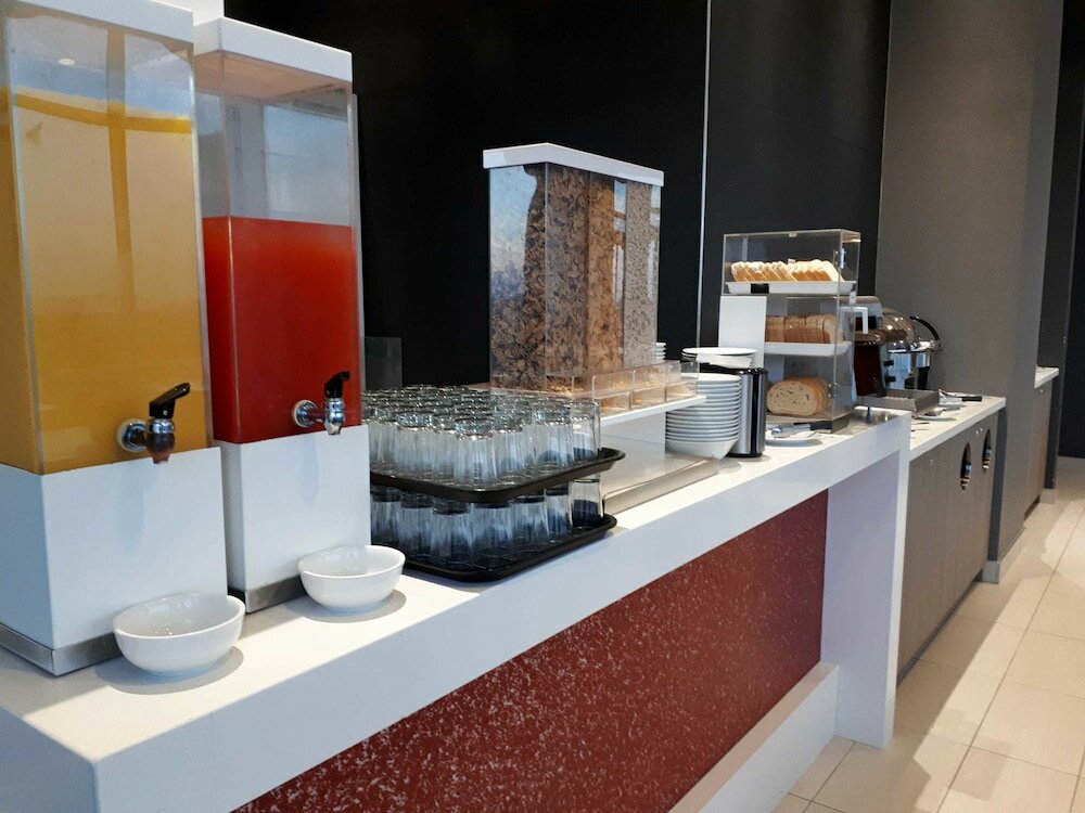 Фото Liberty Suites Hotel