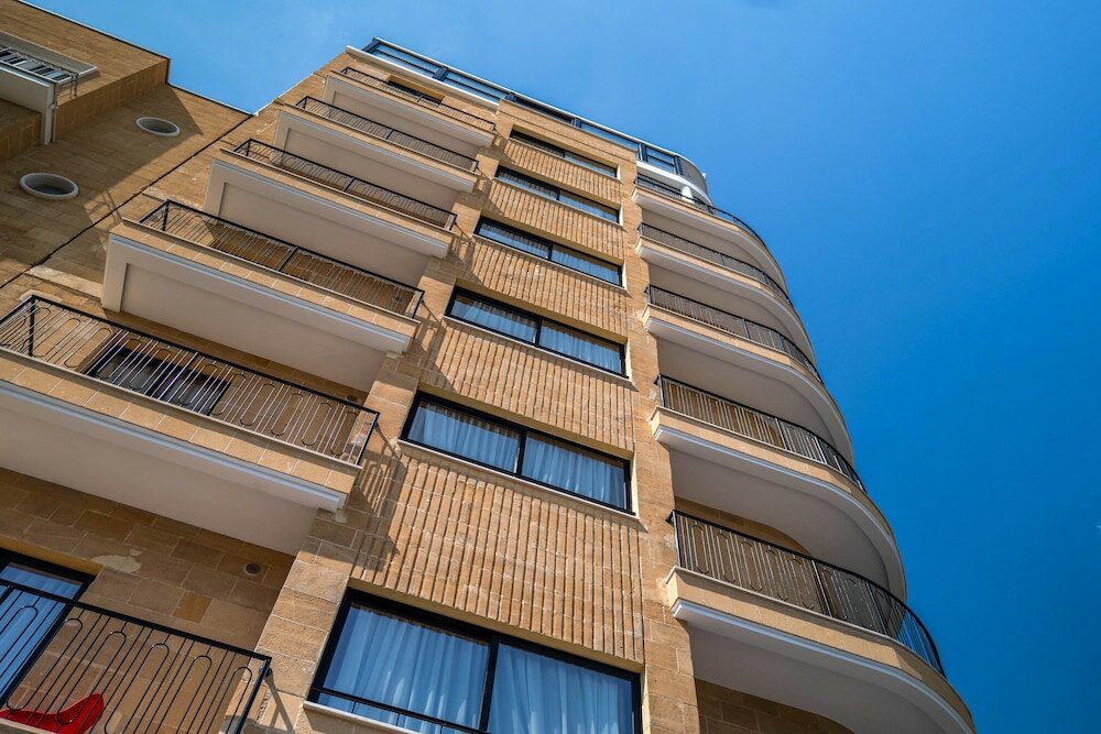 Фото Gate Twenty Two Boutique Hotel