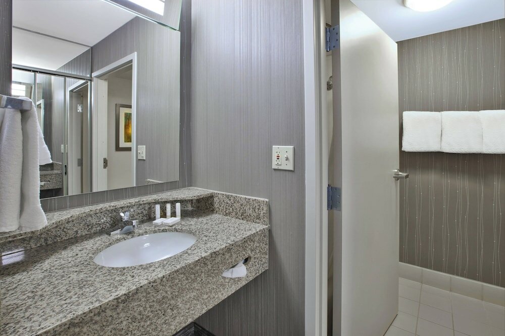 Фото Courtyard Somerset by Marriott