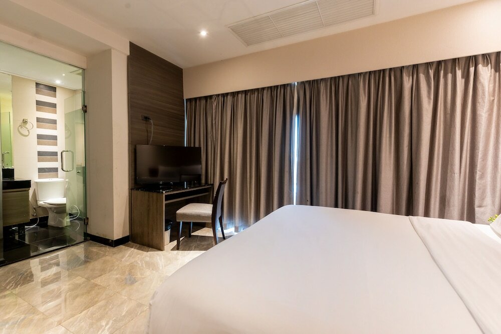 Фото Sukhothai Hotel and Residence