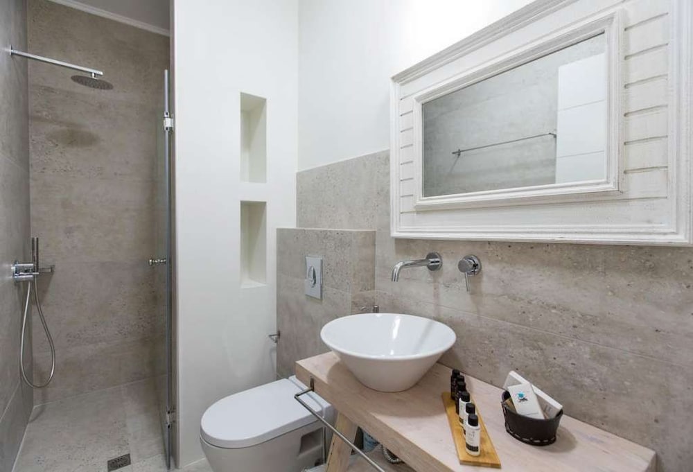 Фото Amymone Suites