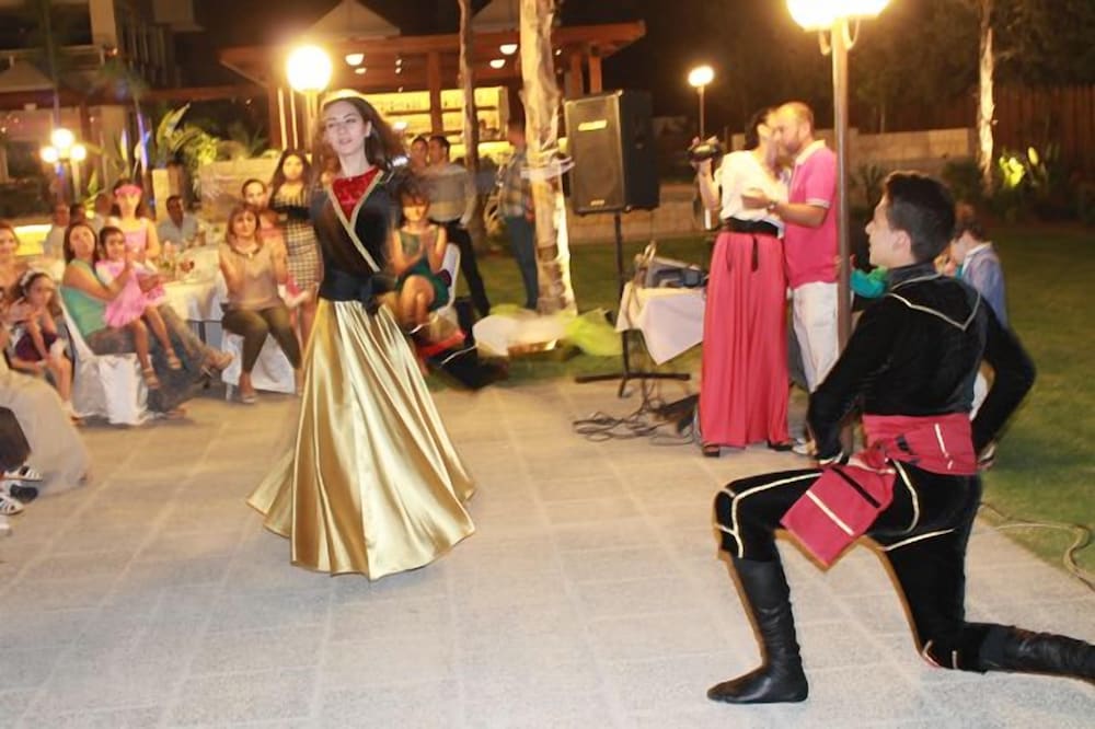 Фото The Caravel Hotel