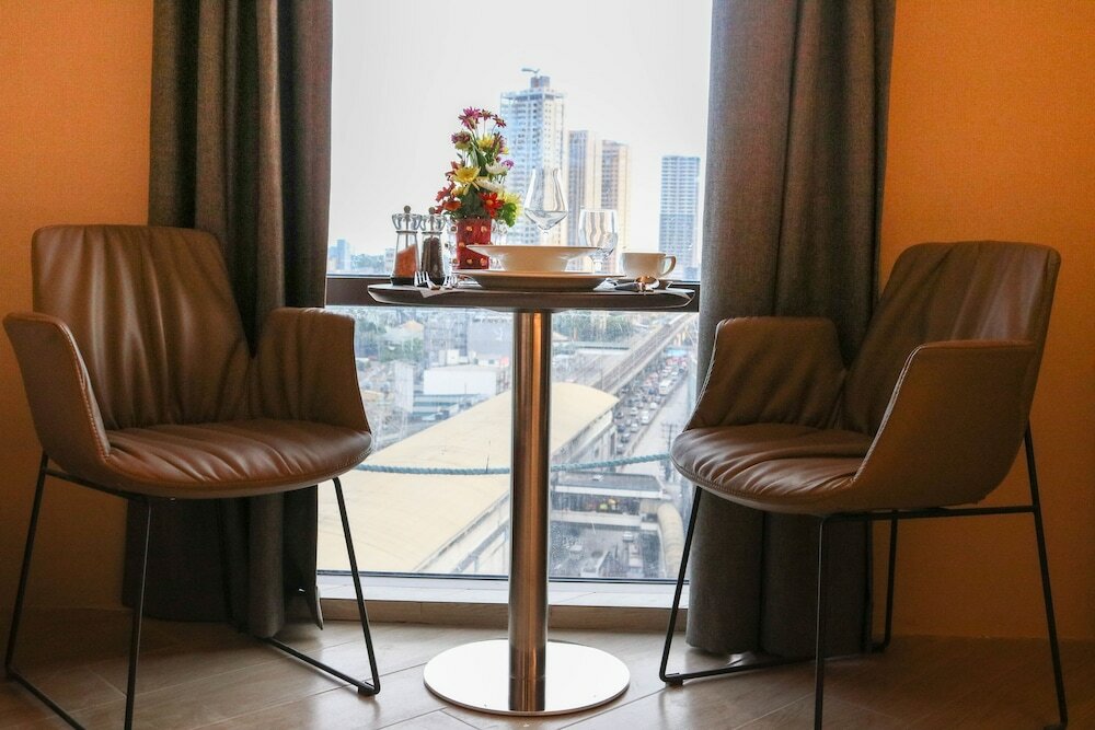 Фото Red Hotel Cubao, Quezon City