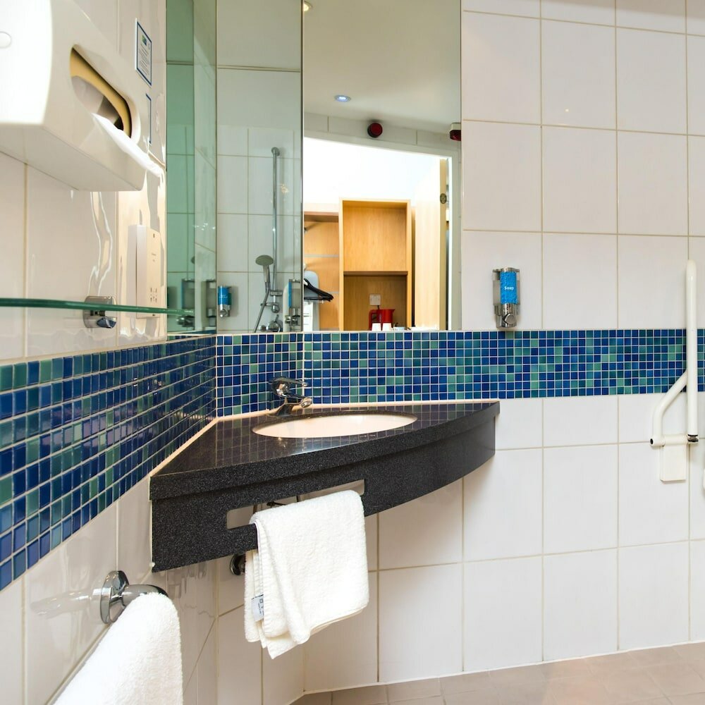 Фото Holiday Inn Express Hemel Hempstead, an Ihg Hotel